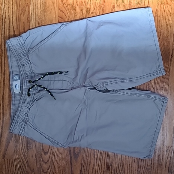 2 Shorts H&M and Old Navy - Picture 5 of 8